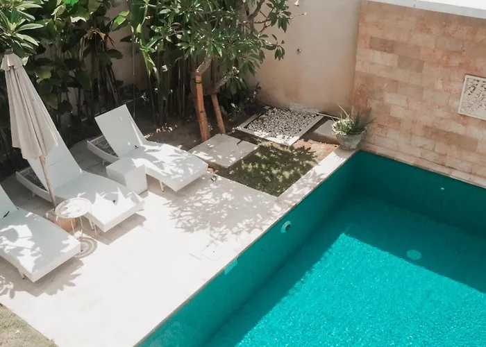 Balinese With Pool, Rooftop & Digital Nomad Ready Bed & Breakfast